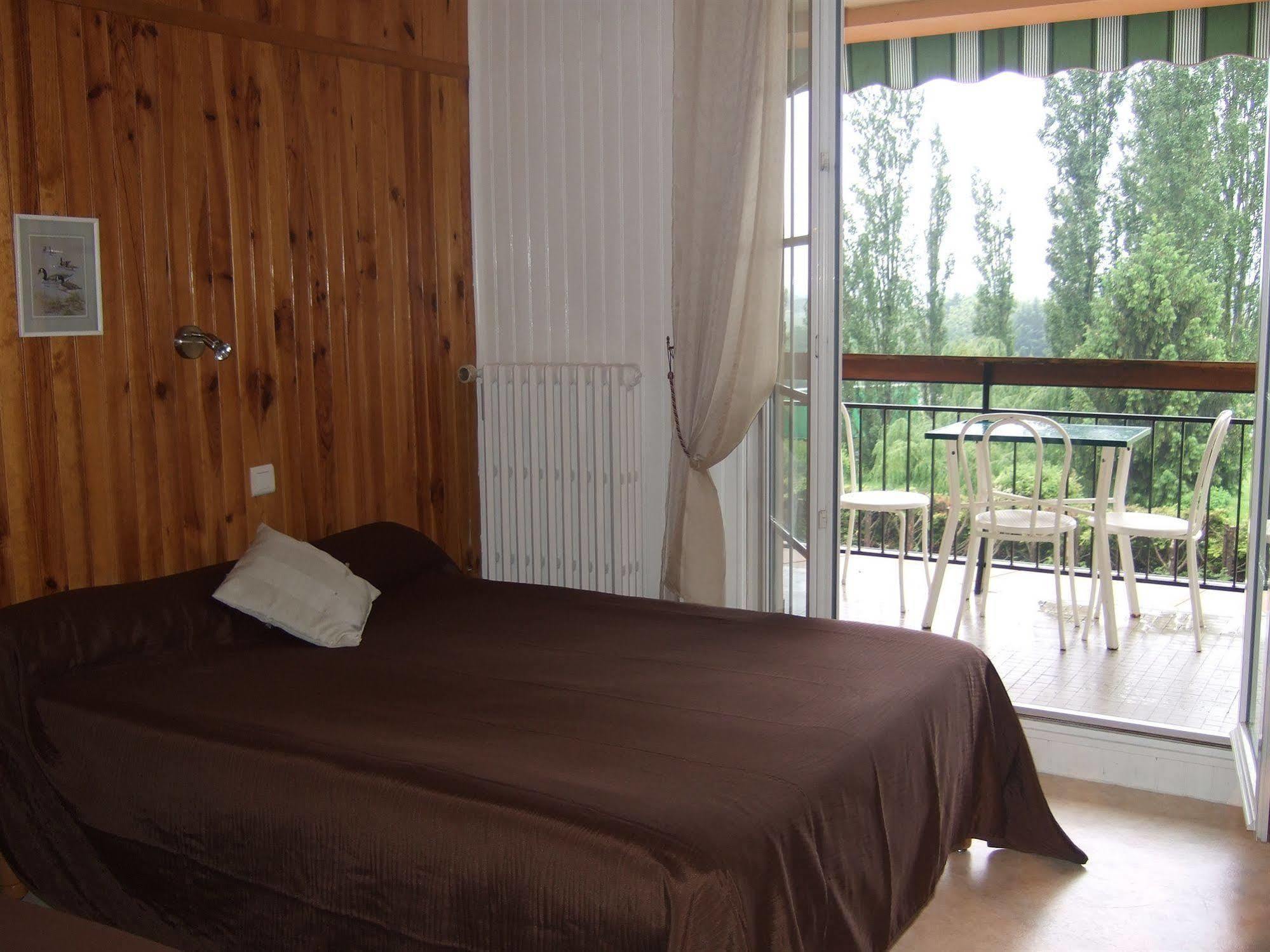 Domaine De L'Orisse Hotel Varennes-sur-Allier Ngoại thất bức ảnh